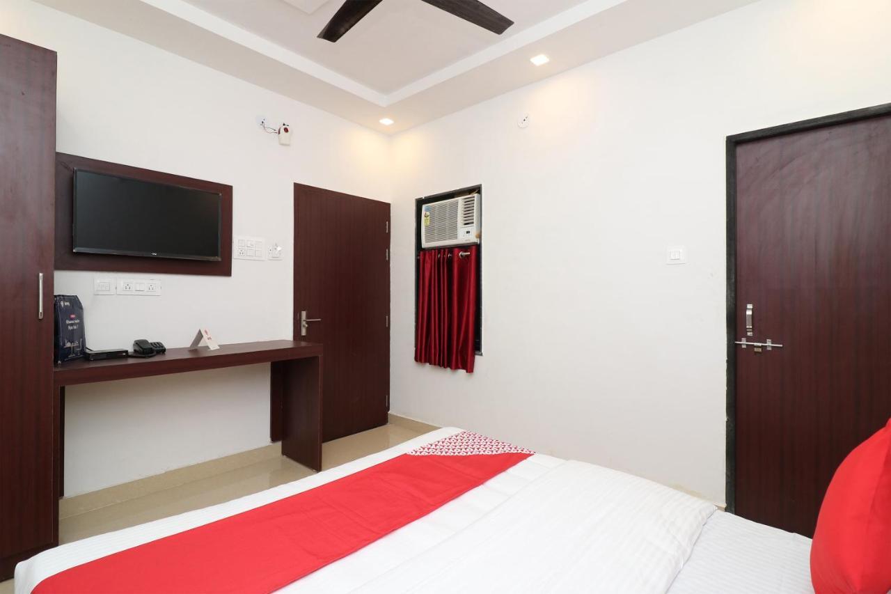 Oyo 1021 Hotel Gayatri Residency Tirath Екстериор снимка