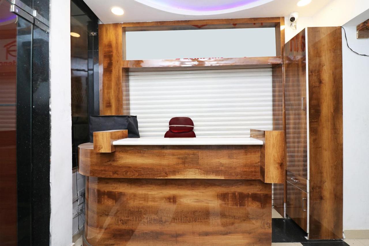 Oyo 1021 Hotel Gayatri Residency Tirath Екстериор снимка