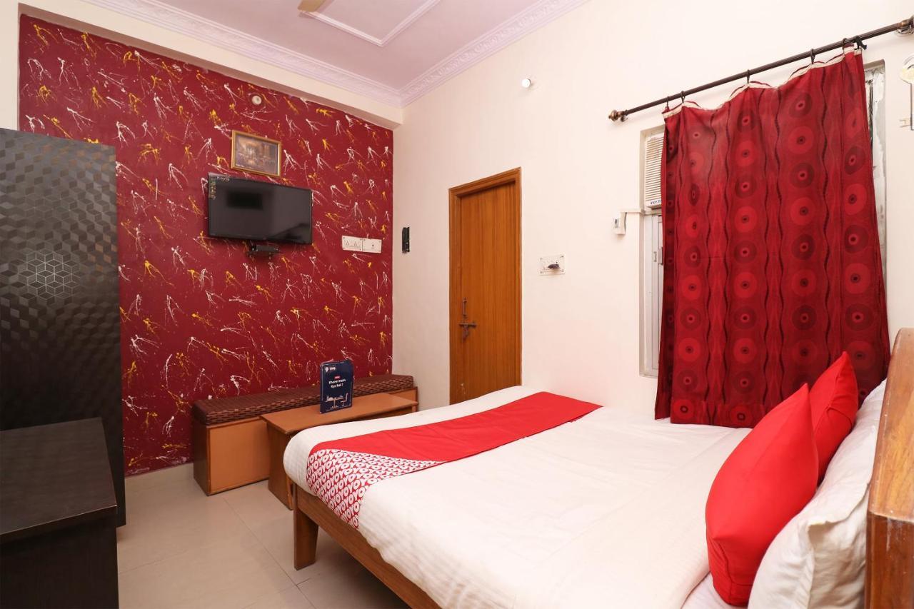 Oyo 1021 Hotel Gayatri Residency Tirath Екстериор снимка